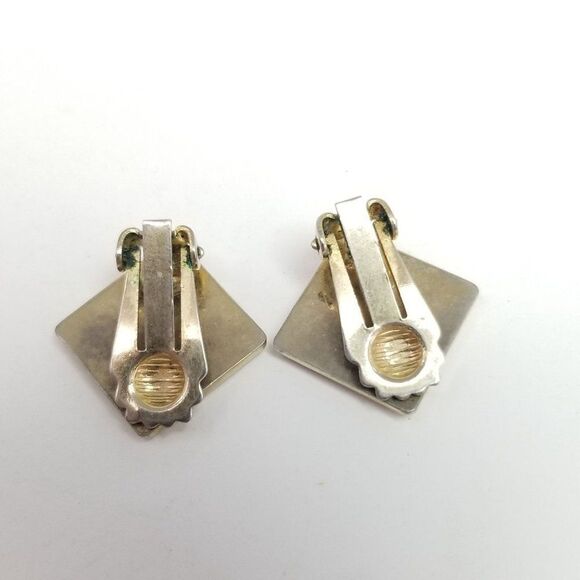 Vintage Square Clip On Earrings, White and Gold Tone Setting, Minimal Estate - Picture 3 of 6